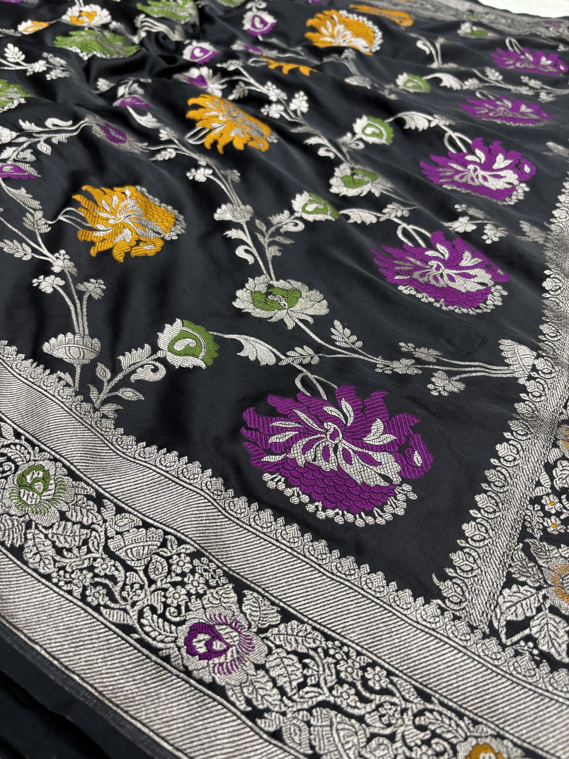Black Tilfi Mashru Silk Saree - Image 3