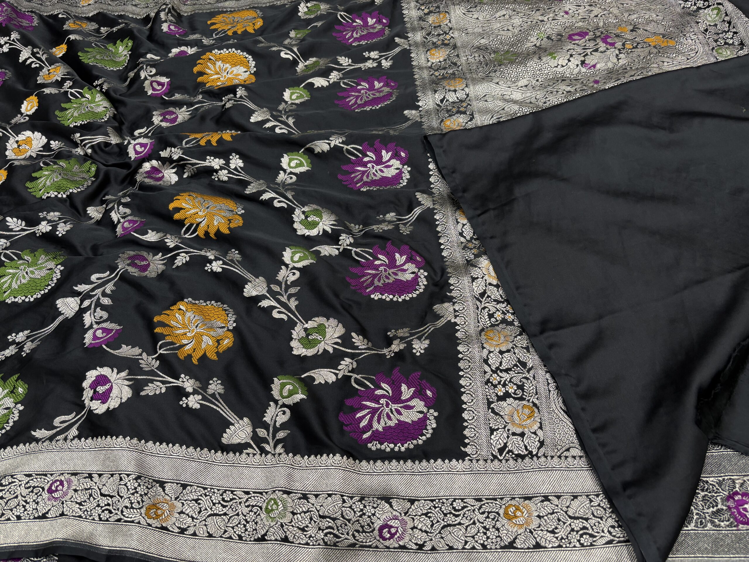 Black Tilfi Mashru Silk Saree - Image 4