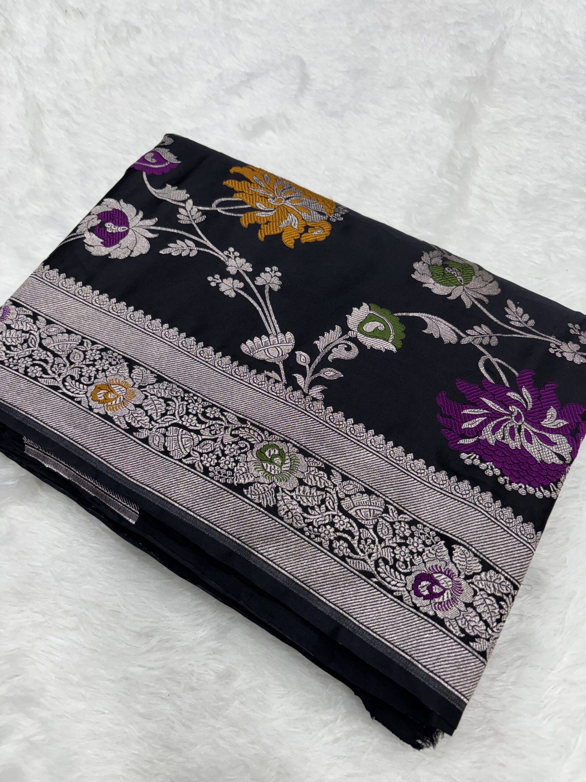 Black Tilfi Mashru Silk Saree - Image 6