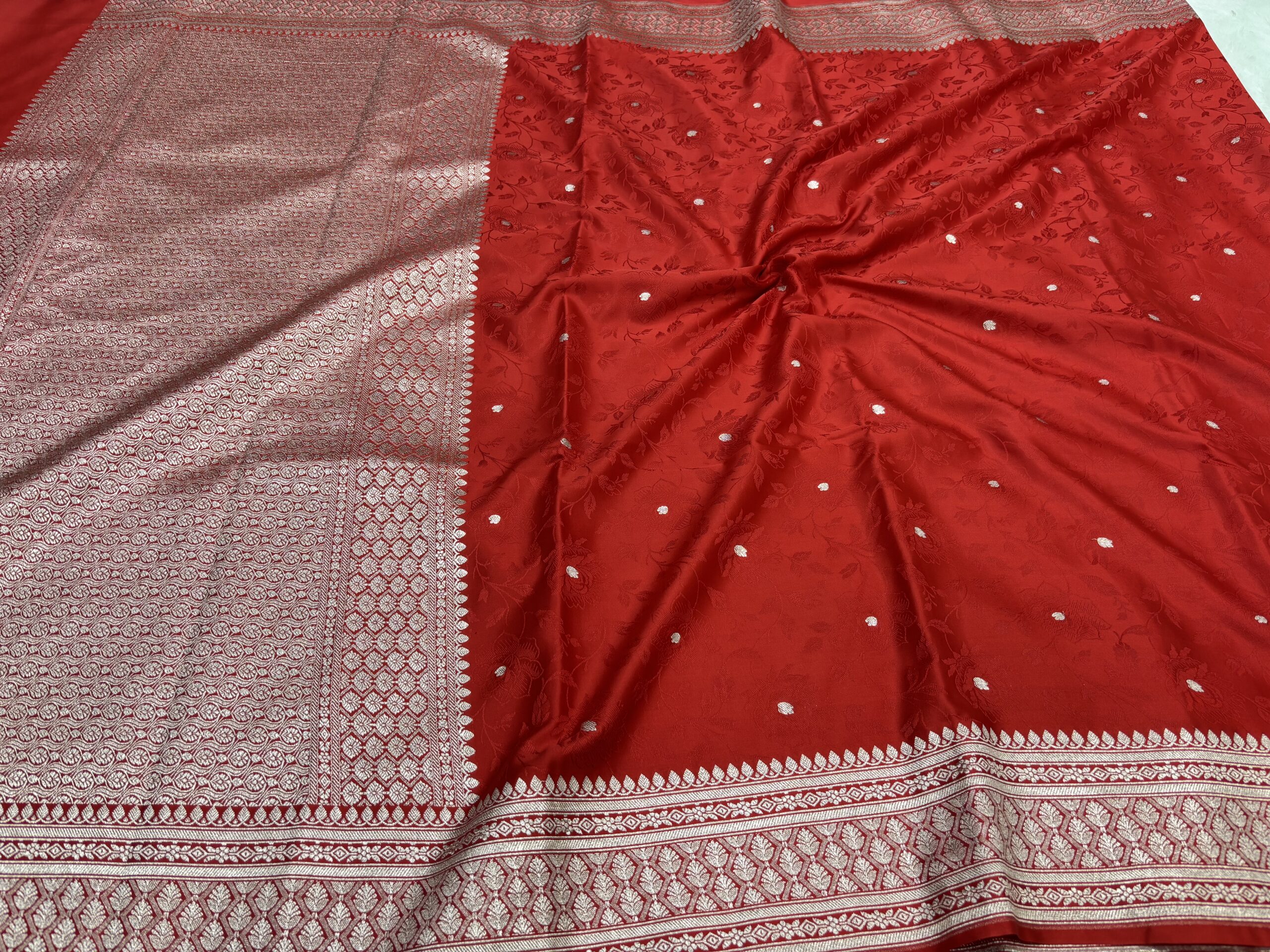 Red Mashru Silk Tanchoi Saree - Image 5
