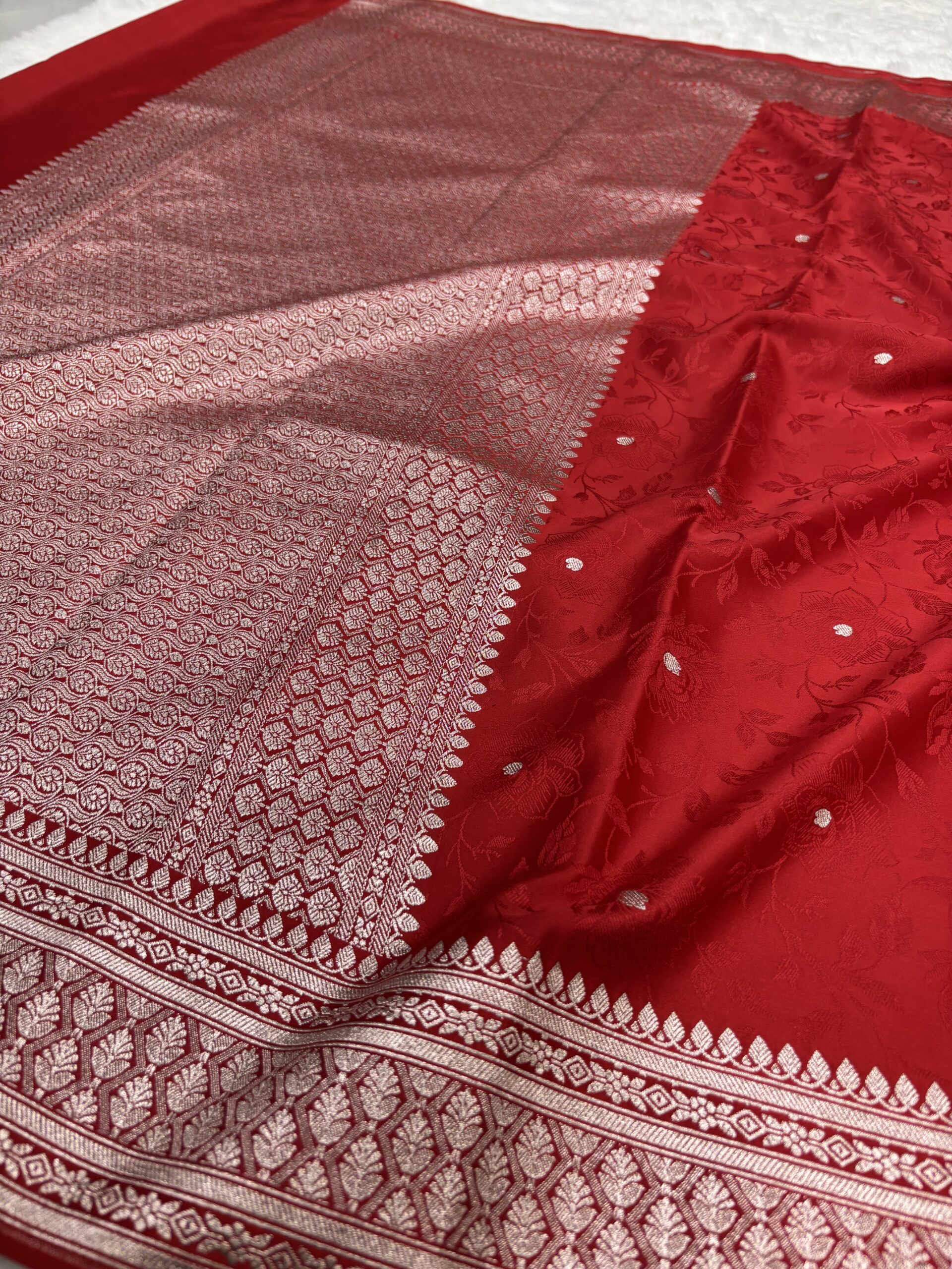 Red Mashru Silk Tanchoi Saree - Image 2