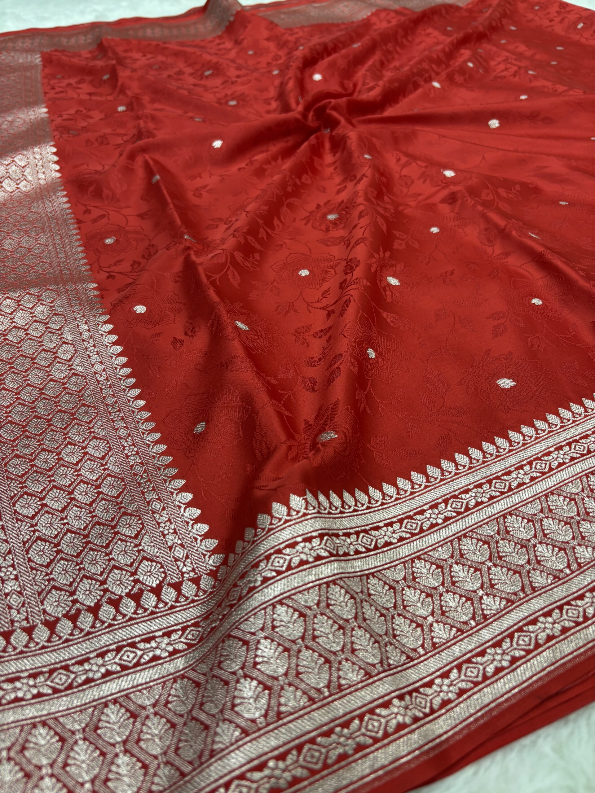 Red Mashru Silk Tanchoi Saree - Image 3