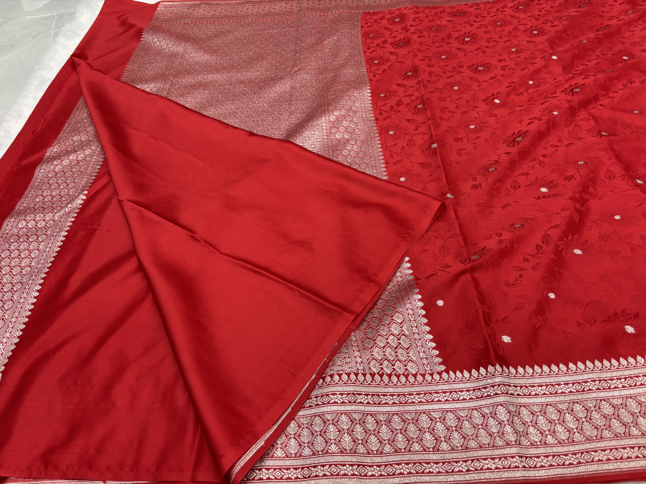 Red Mashru Silk Tanchoi Saree - Image 4