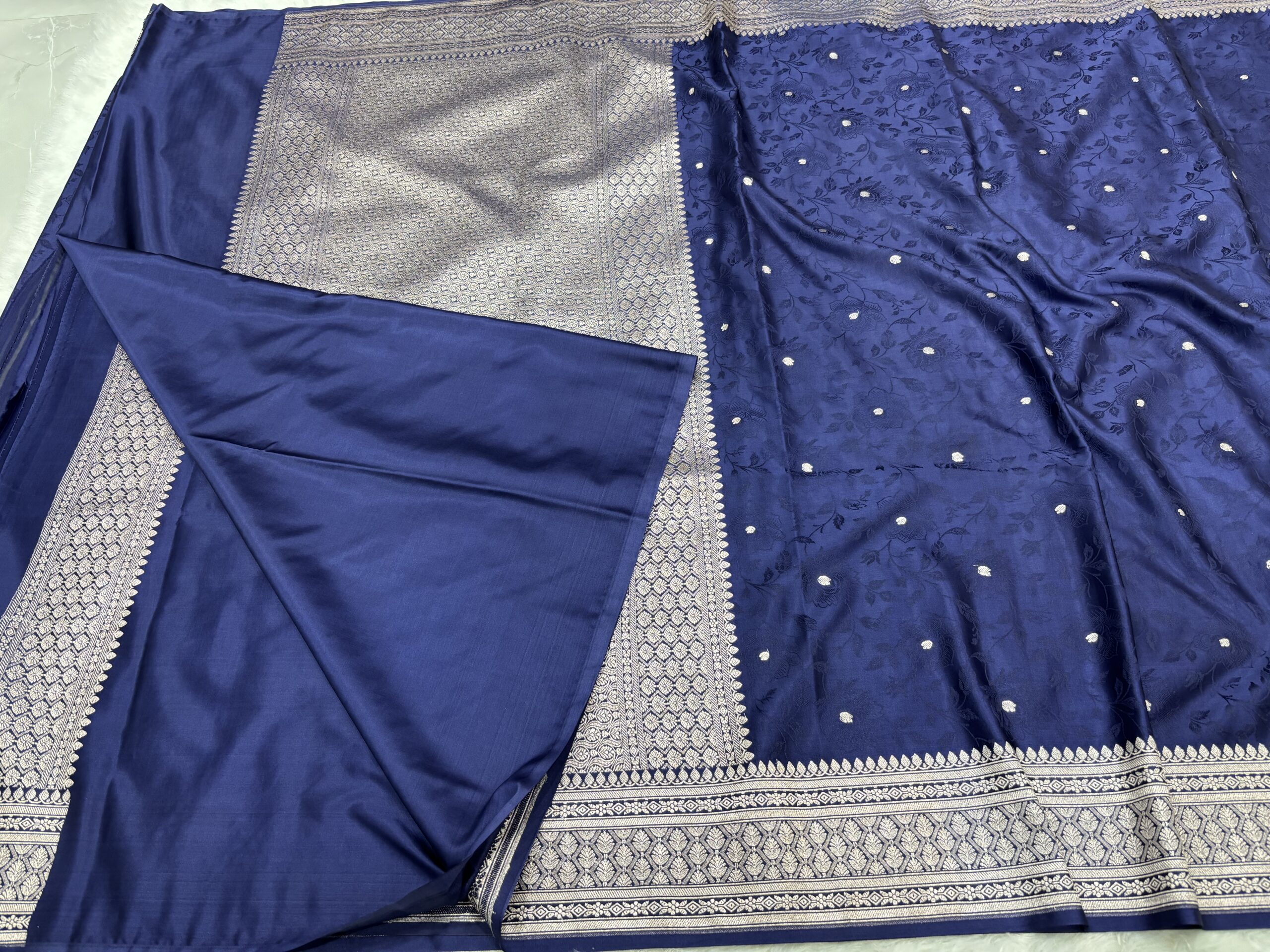 Navy Blue Mashru Silk Tanchoi Saree - Image 3