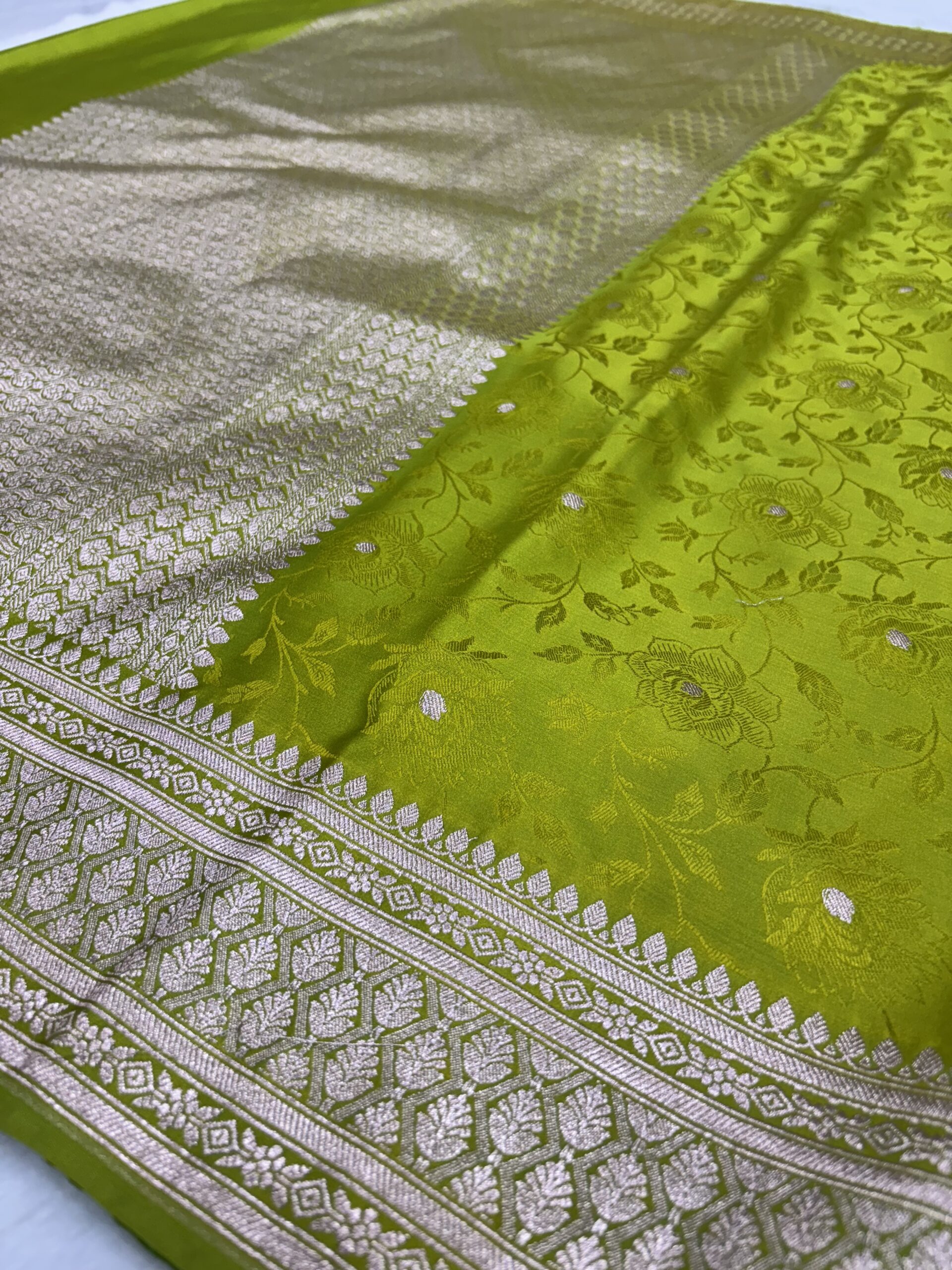 Pista Mashru Silk Tanchoi Saree - Image 2