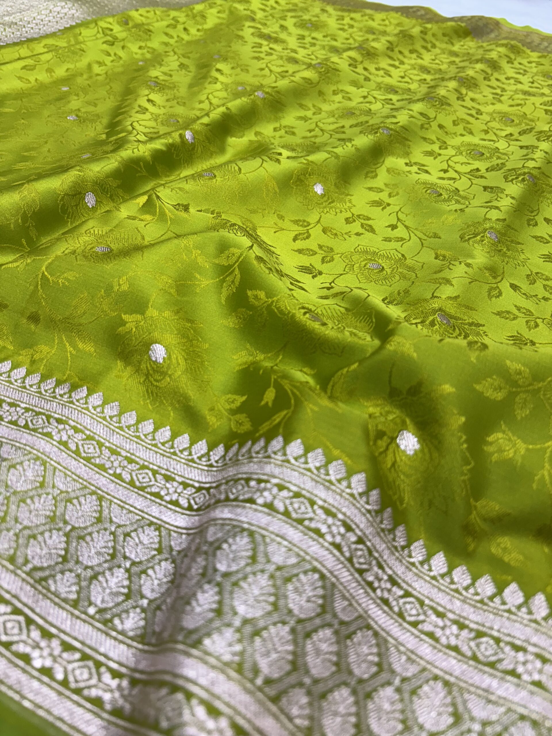 Pista Mashru Silk Tanchoi Saree - Image 4