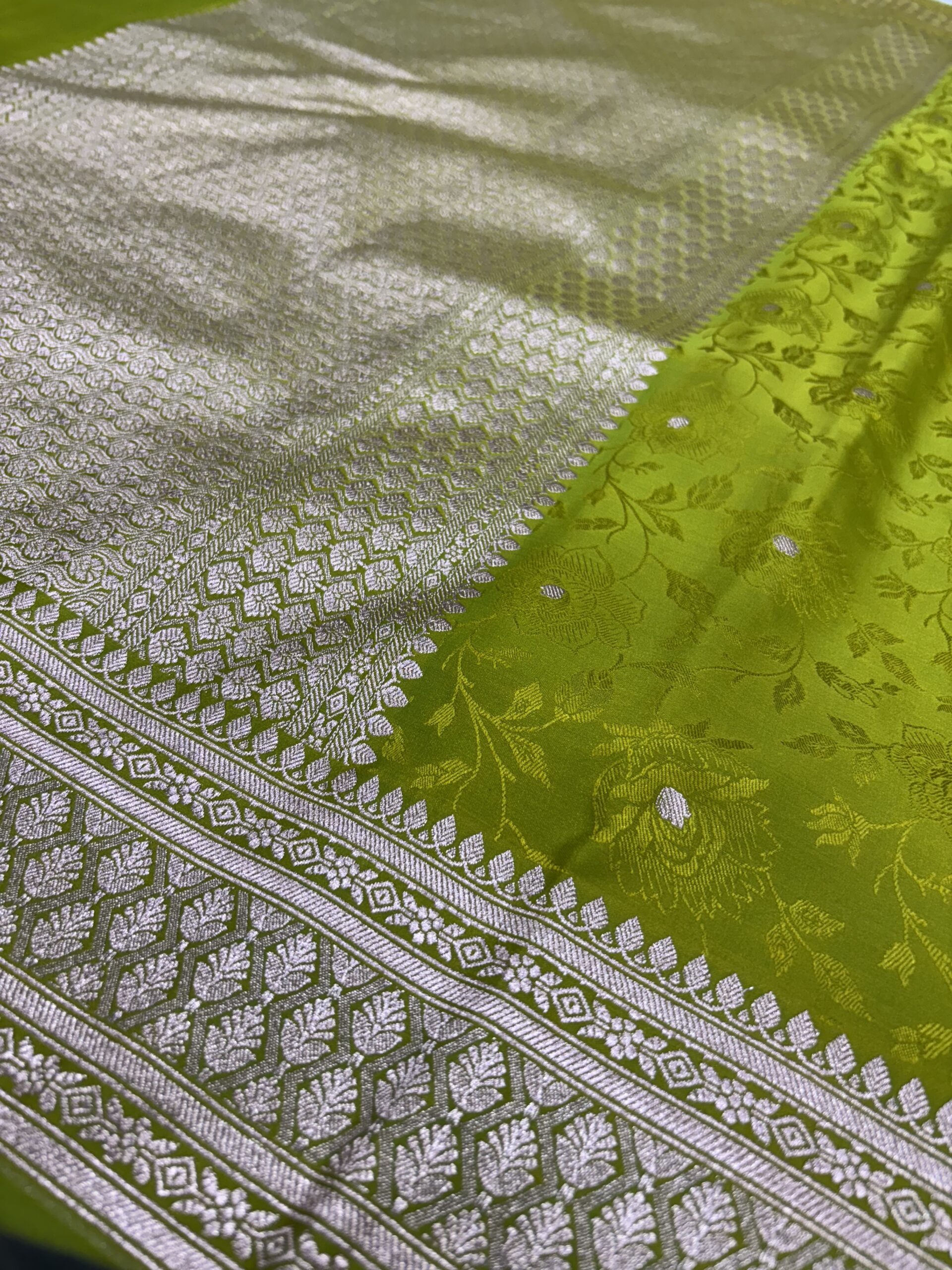 Pista Mashru Silk Tanchoi Saree - Image 6