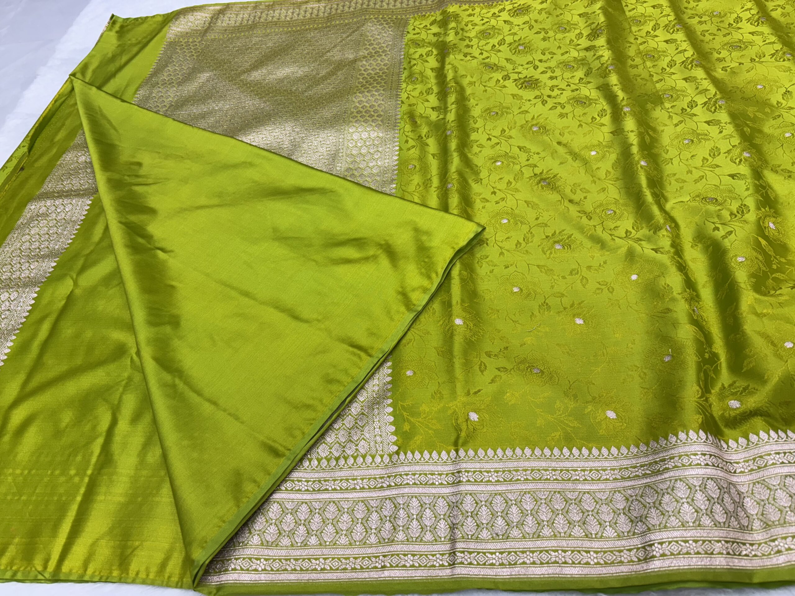Pista Mashru Silk Tanchoi Saree - Image 7