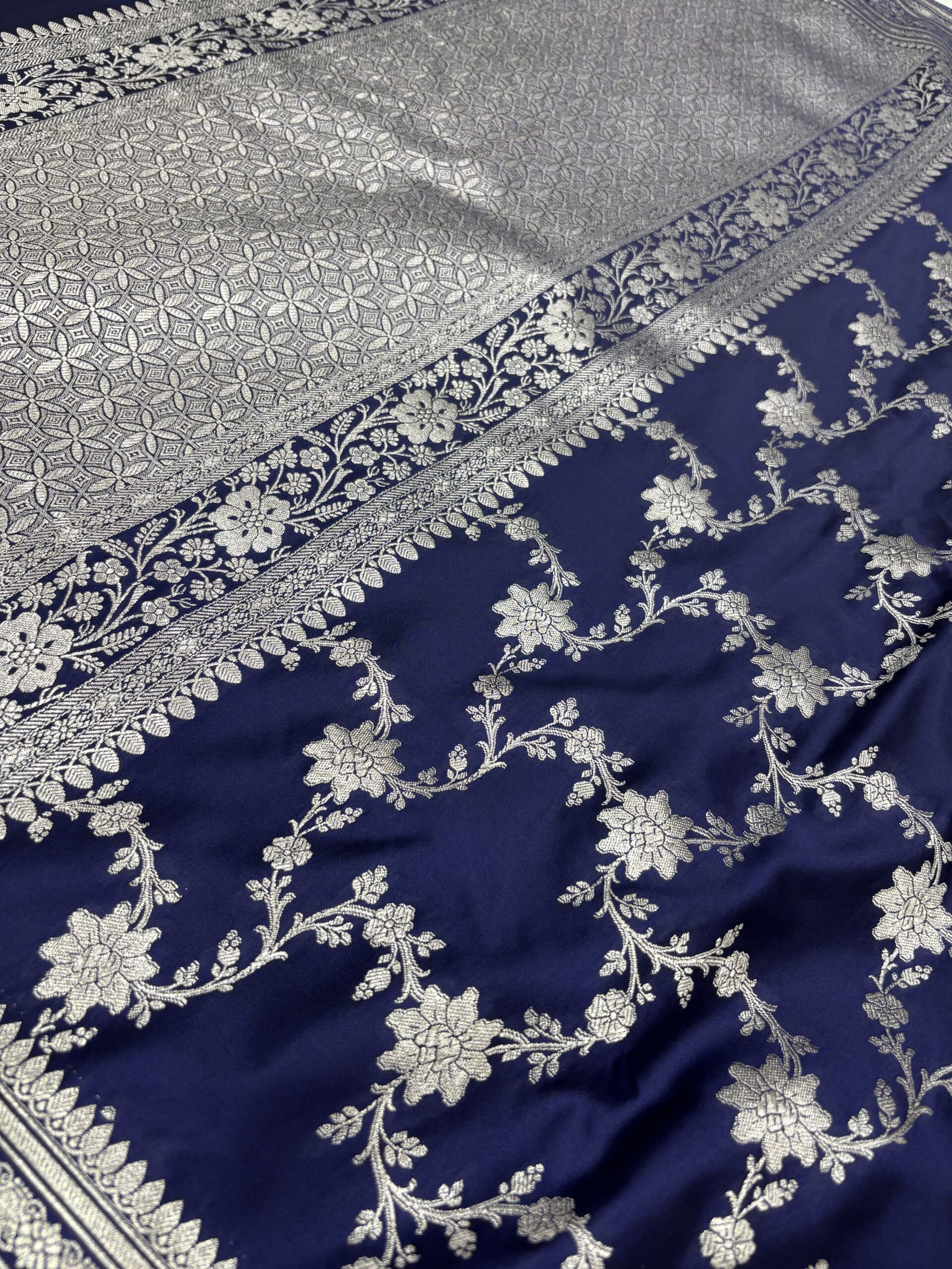 Navy Blue Banarasi Mashru Silk Saree - Image 4