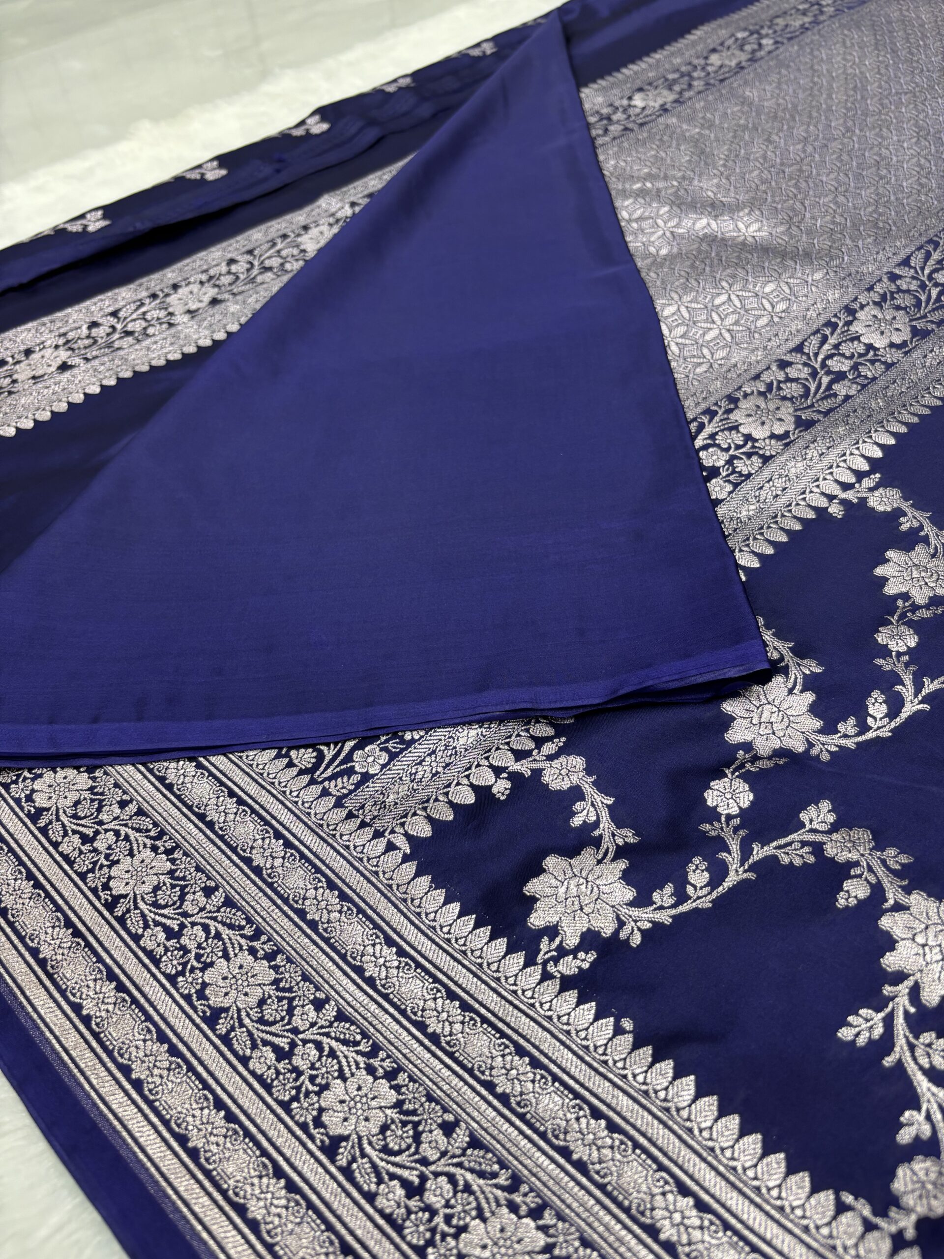 Navy Blue Banarasi Mashru Silk Saree - Image 6