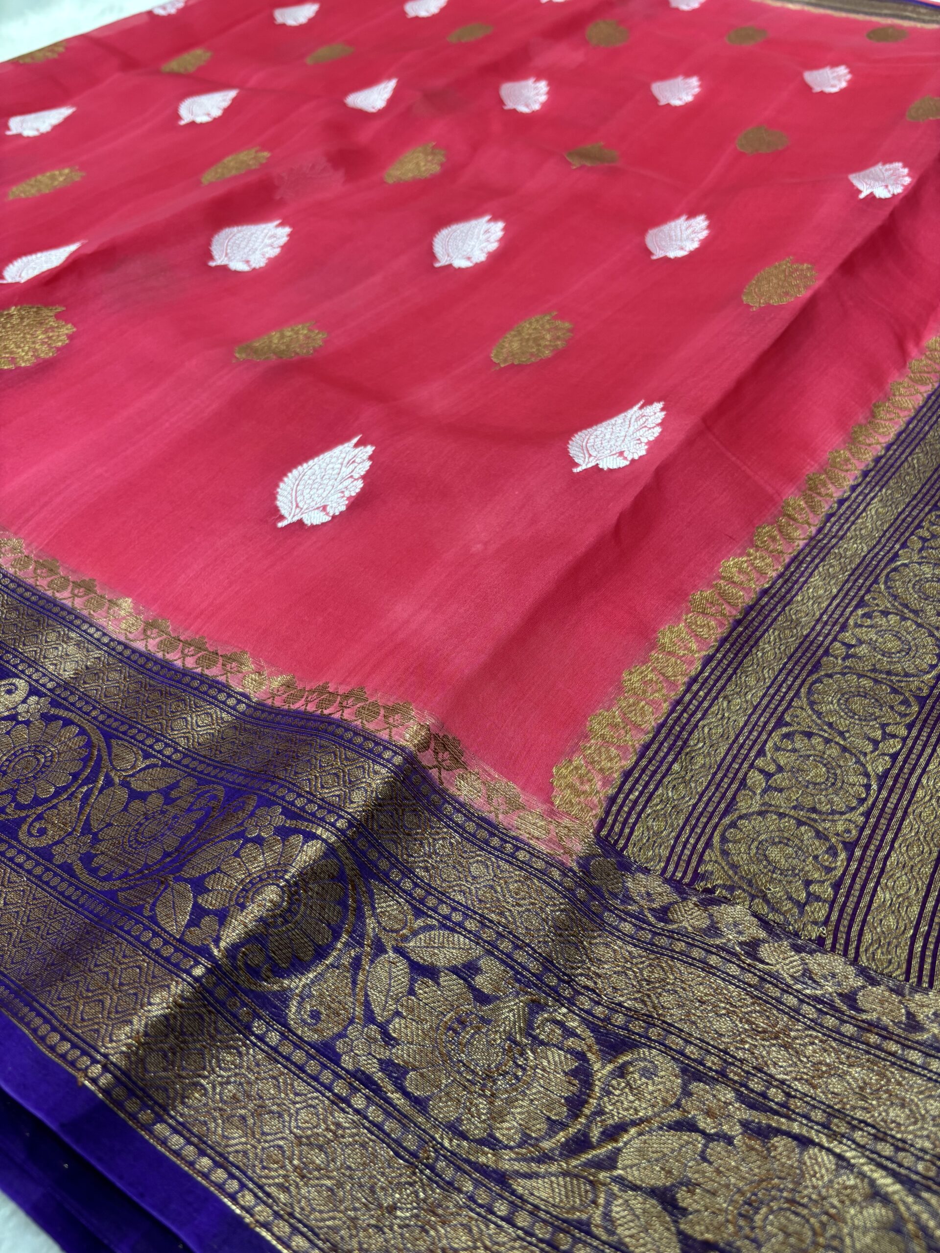 Contrast Pure Banarasi Organza Saree - Rani with Navy Blue - Image 4