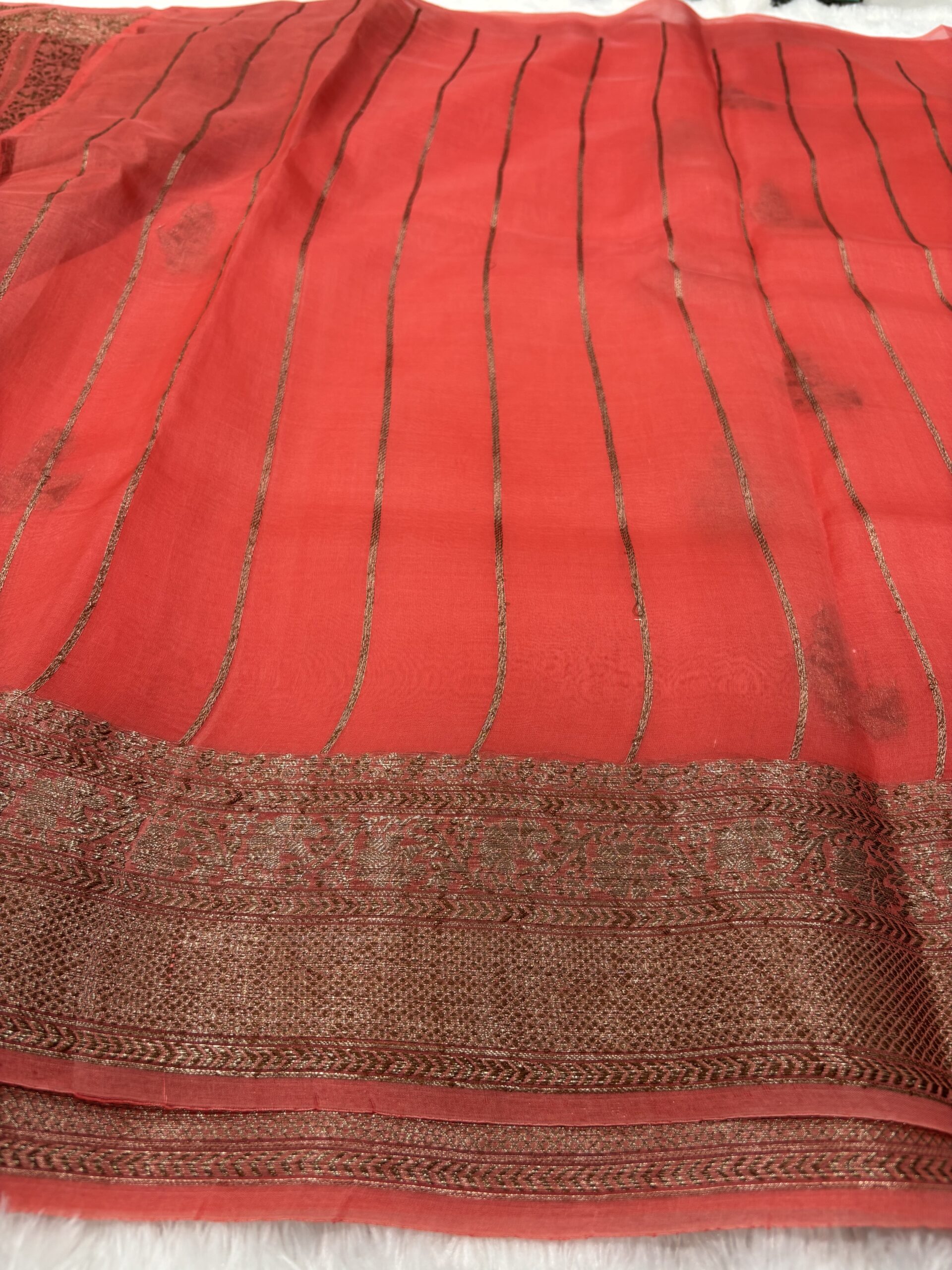 Pure Banarasi Organza Saree - Elegant Red Shades - Image 7