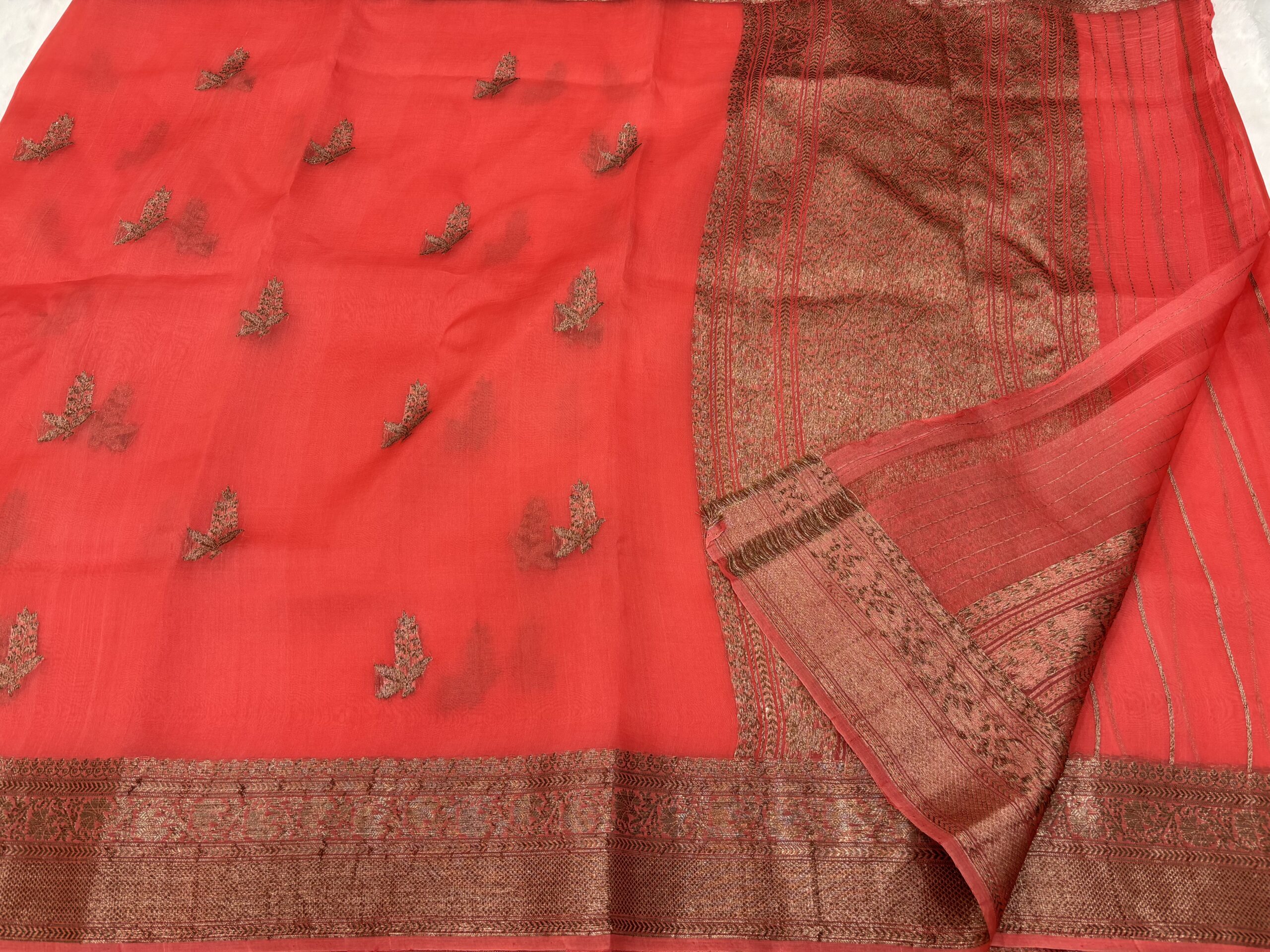 Pure Banarasi Organza Saree - Elegant Red Shades - Image 3