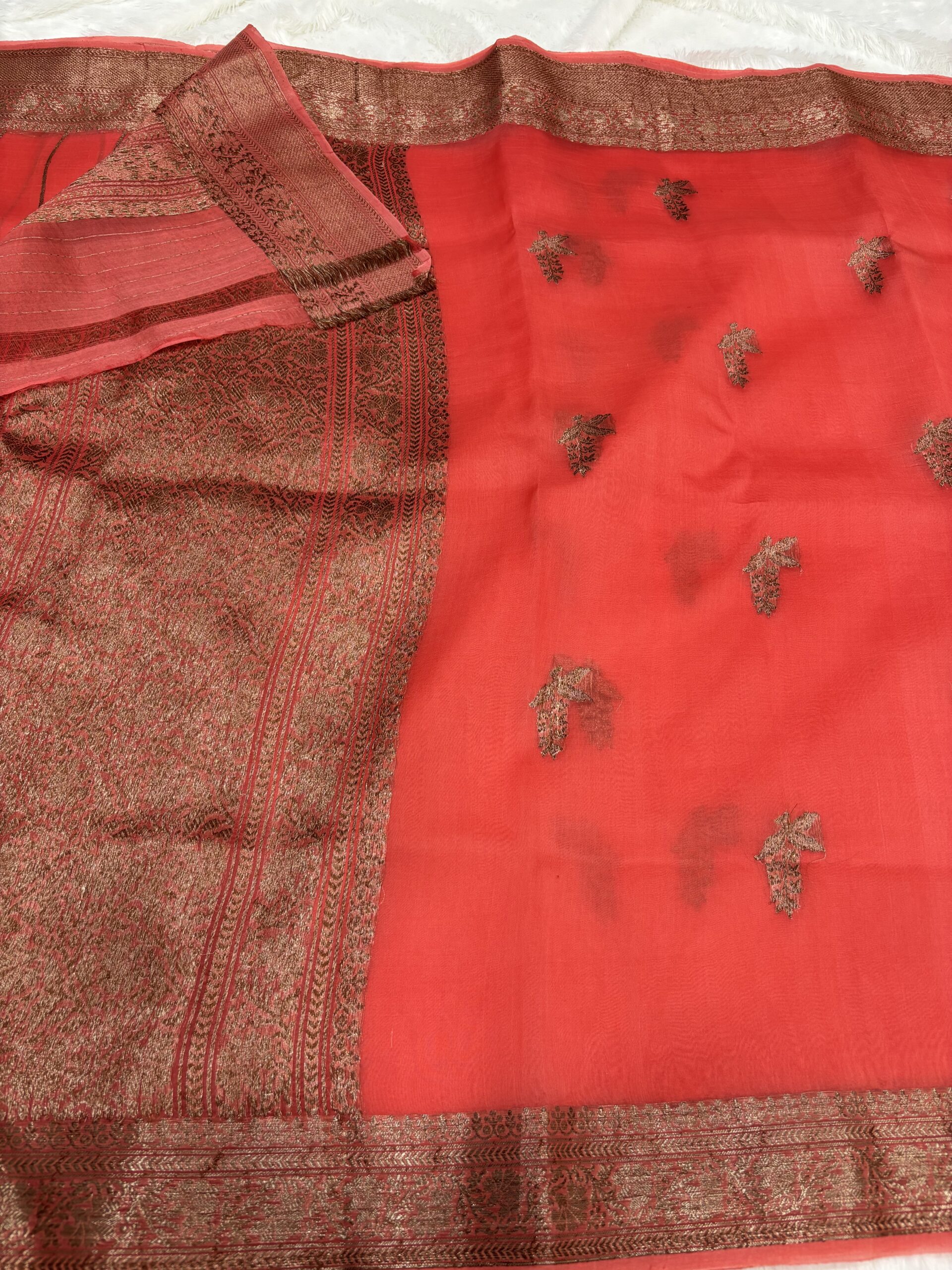 Pure Banarasi Organza Saree - Elegant Red Shades - Image 4