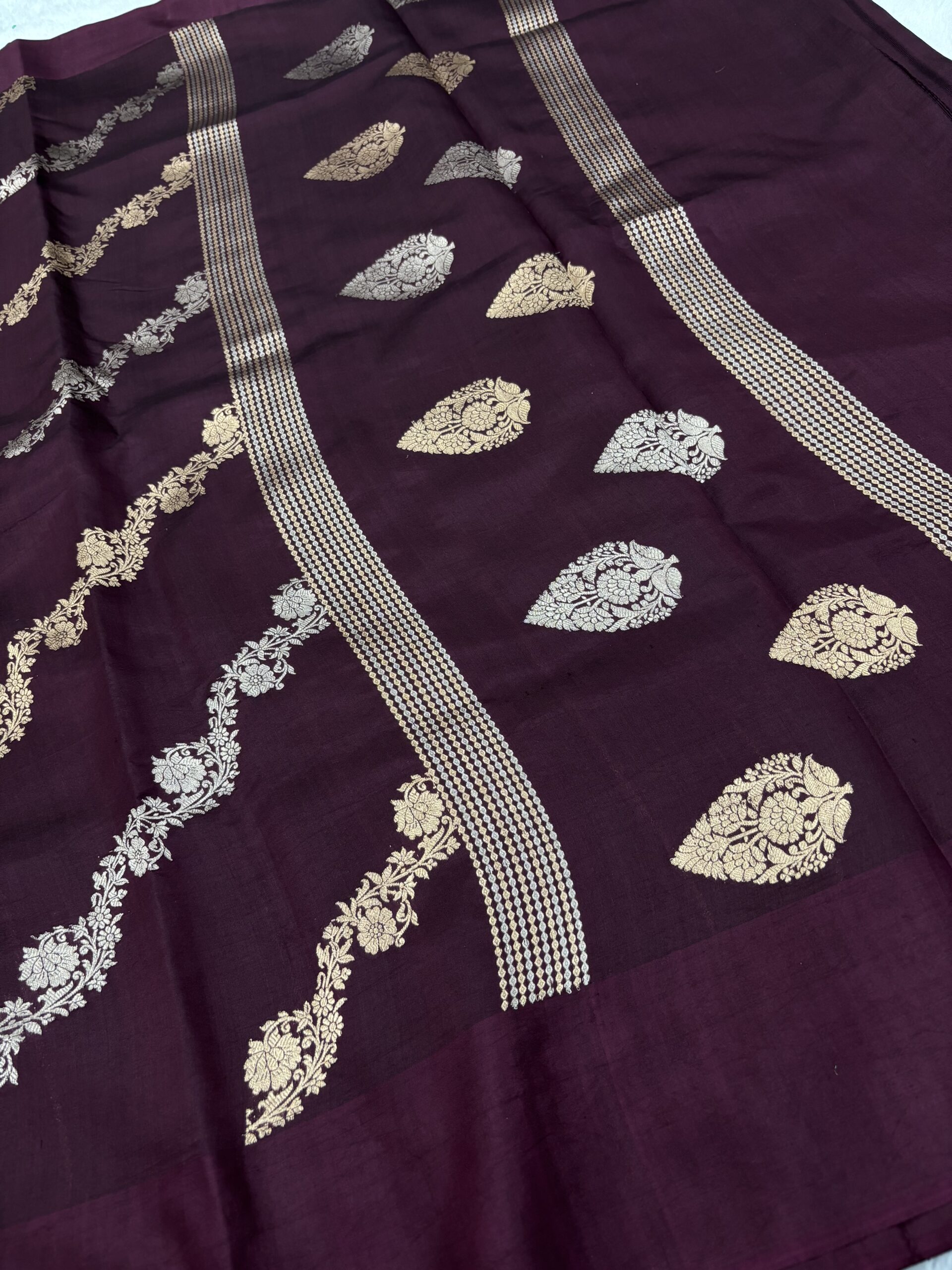 Banarasi Brown Shade Handwoven Pure Raw Mango Silk Saree - Image 5