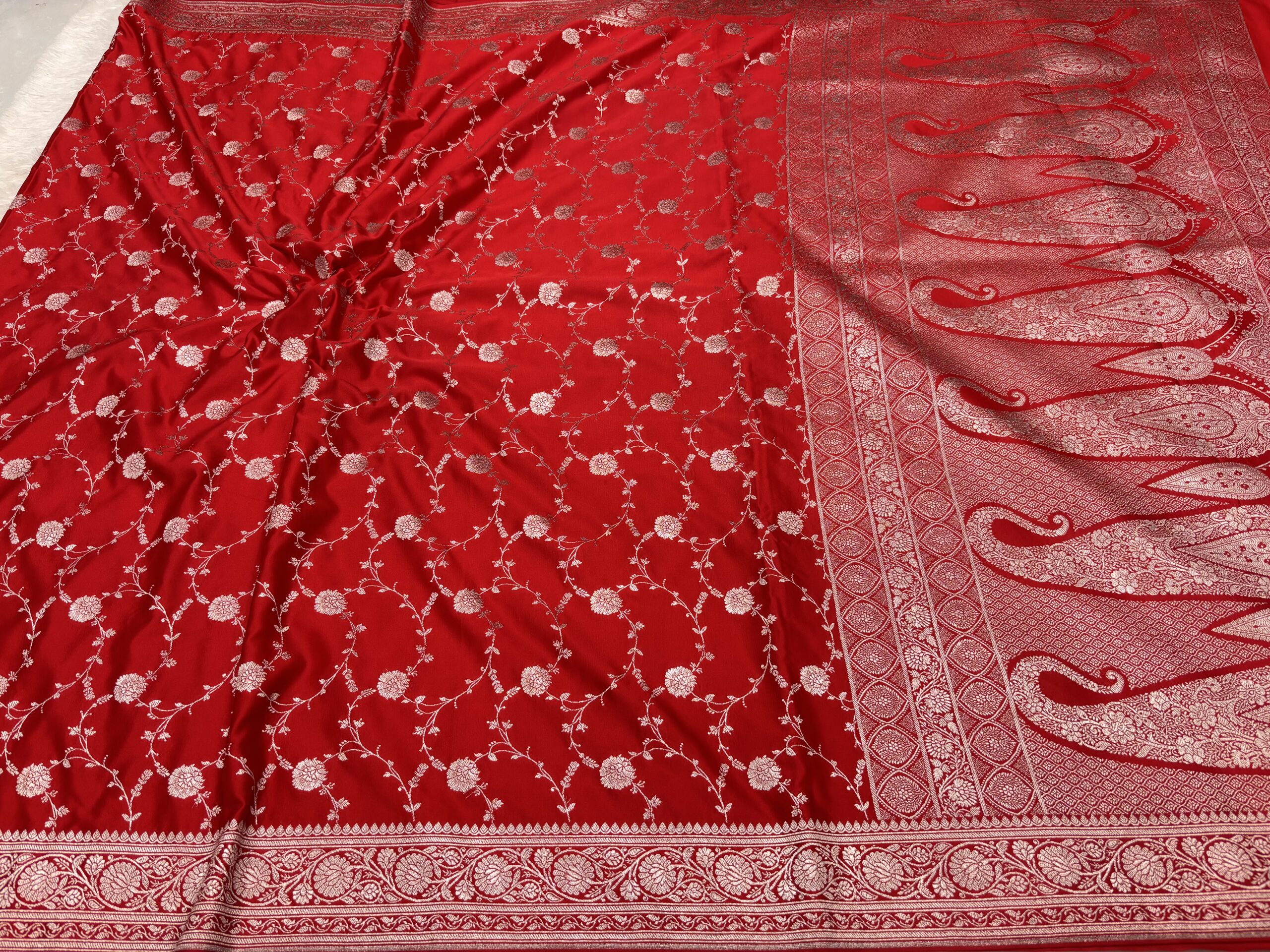 Rose Red Mashru Silk Banarasi Saree | Gold Zari Jal Work - Image 2