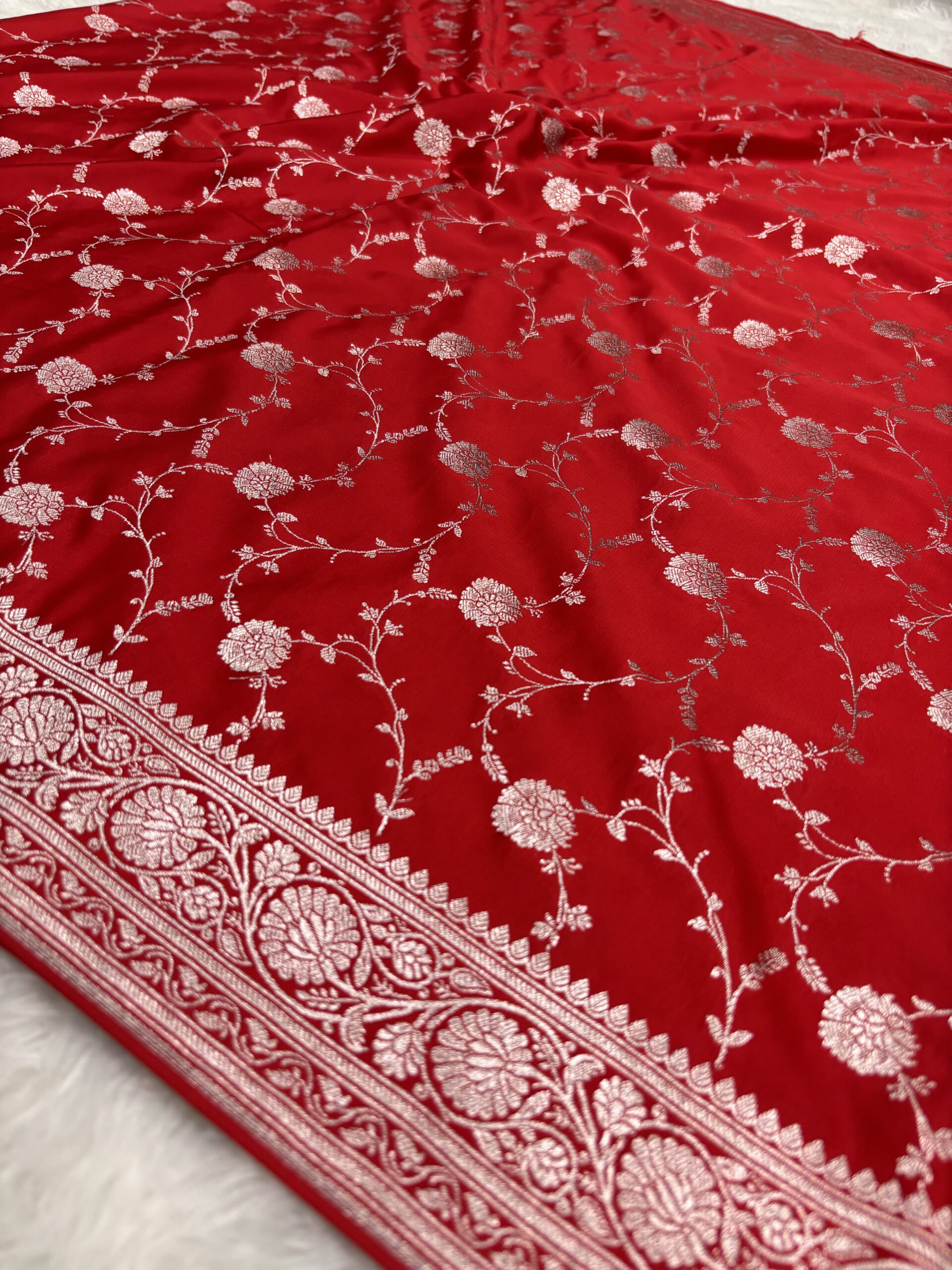 Rose Red Mashru Silk Banarasi Saree | Gold Zari Jal Work - Image 3
