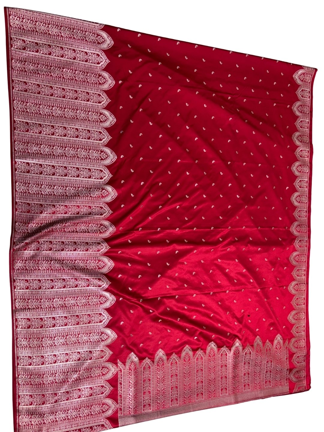 Handwoven Banarasi Mashru Silk Saree in Red - Image 8