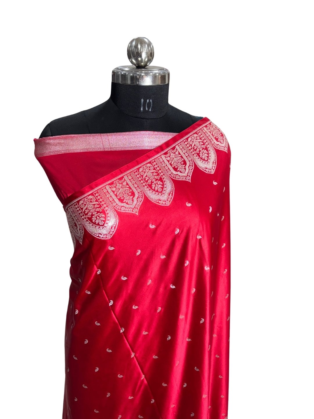Handwoven Banarasi Mashru Silk Saree in Red - Image 2