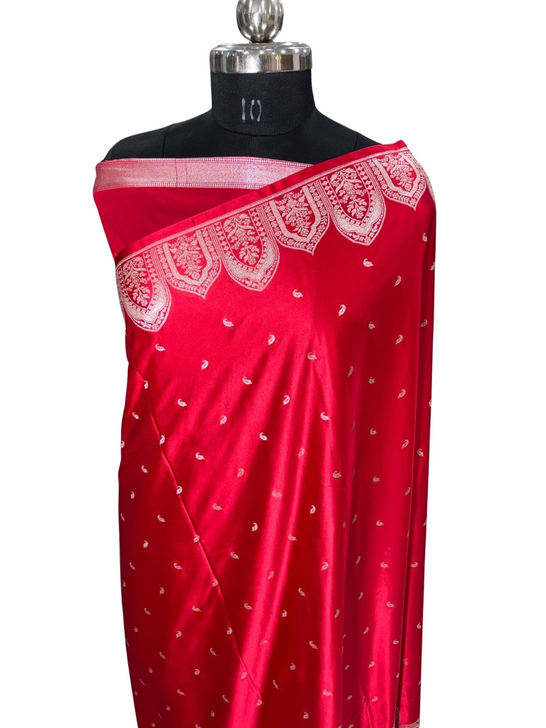 Handwoven Banarasi Mashru Silk Saree in Red - Image 3